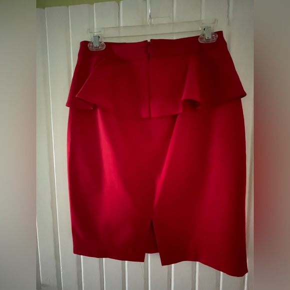 NWT Express Peplum skirt. Size 4 -RED ❤️❤️❤️❤️ So cute!! - Picture 2 of 4